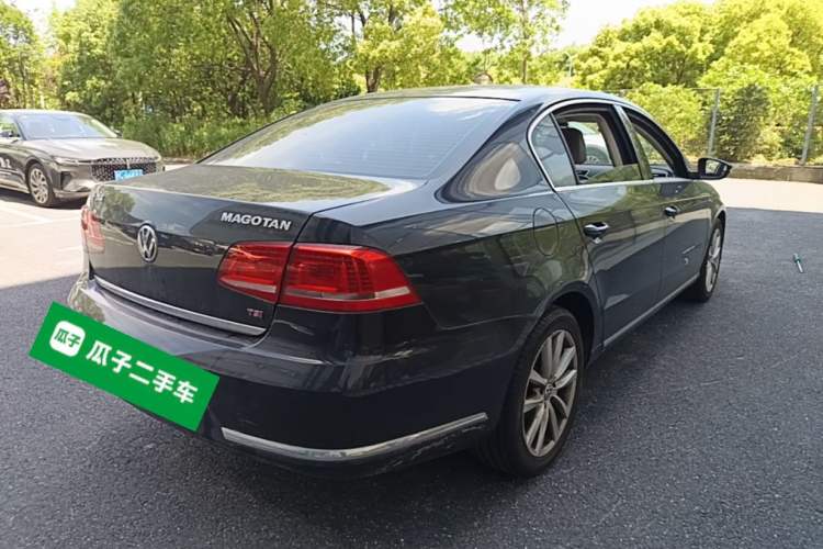 Used Volkswagen Magotan 2012 Facelift 2.0 TSI Prestige Model Rear Right 45 Deg