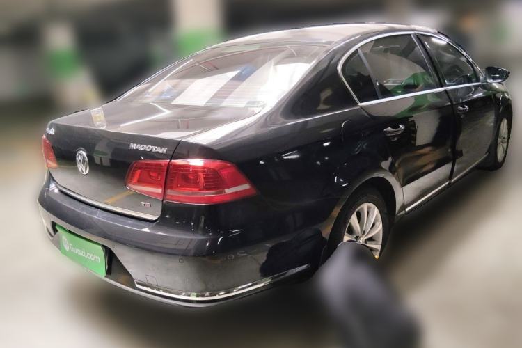 Used Volkswagen Magotan 2012 1.8TSI Luxury Model Rear Right 45 Deg