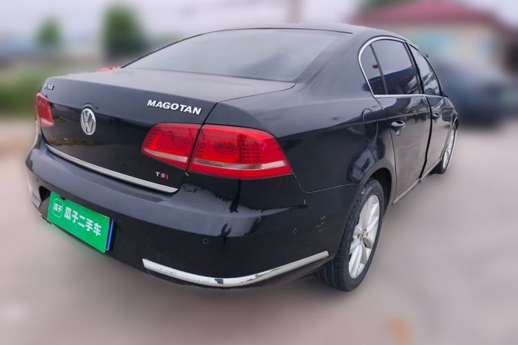Used Volkswagen Magotan 2012 Facelift 1.8TSI Prestige Model Rear Right 45 Deg