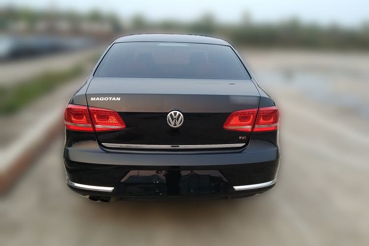 Used Volkswagen Magotan 2012 Revised 1.8TSI Luxury Version Rear
