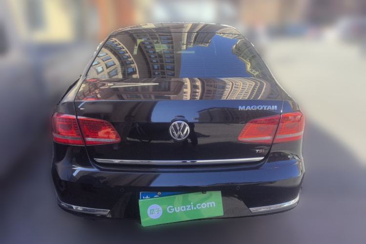 Used Volkswagen Magotan 2012 Revised Version 1.8TSI Leading Edition Rear