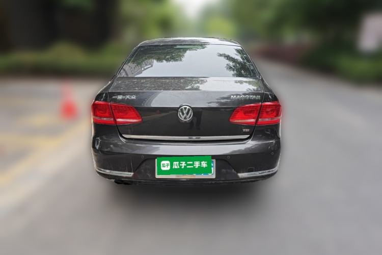 Used Volkswagen Magotan 2012 Revised Version 1.8TSI Leading Edition Rear