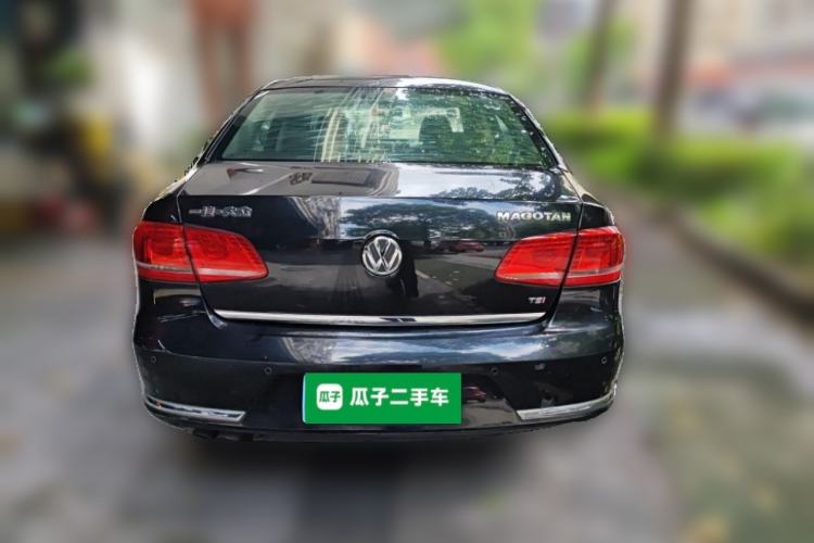 Used Volkswagen Magotan 2012 Revised 1.8TSI Luxury Version Rear