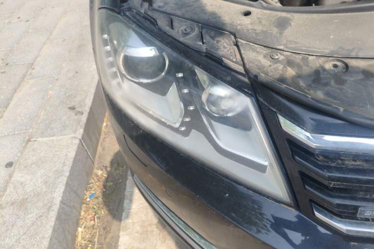 Used Volkswagen Magotan 2012 Facelift 1.8TSI Prestige Model Right Front Headlight