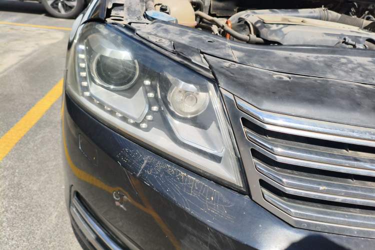 Used Volkswagen Magotan 2012 Facelift 1.8TSI Prestige Model Right Front Headlight