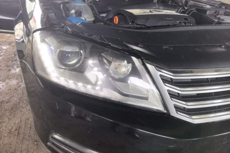 Used Volkswagen Magotan 2012 1.8TSI Luxury Model Right Front Headlight