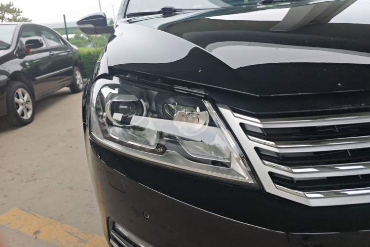 Used Volkswagen Magotan 2012 1.8TSI Luxury Model Right Front Headlight