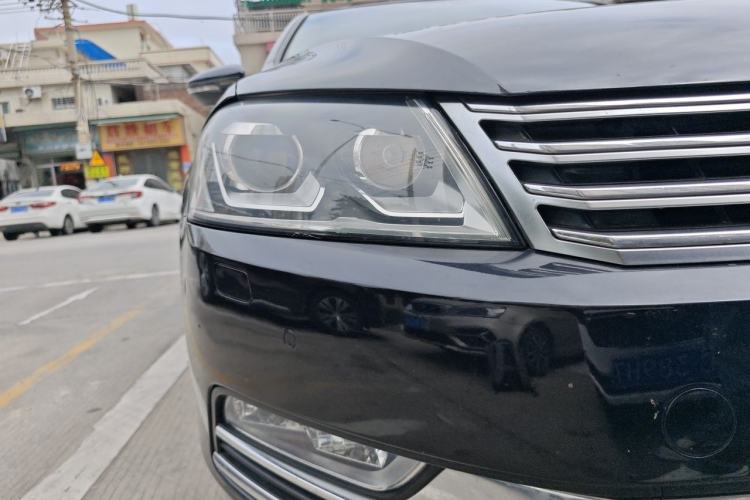 Used Volkswagen Magotan 2012 3.0 FSI Flagship Edition Right Front Headlight