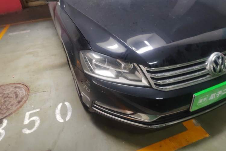 Used Volkswagen Magotan 2012 Facelift 1.8TSI Prestige Model Right Front Headlight