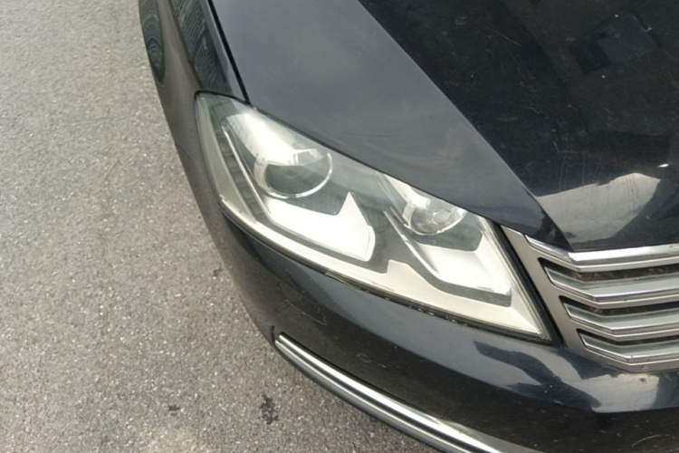 Used Volkswagen Magotan 2012 Revised 1.8TSI Luxury Version Right Front Headlight