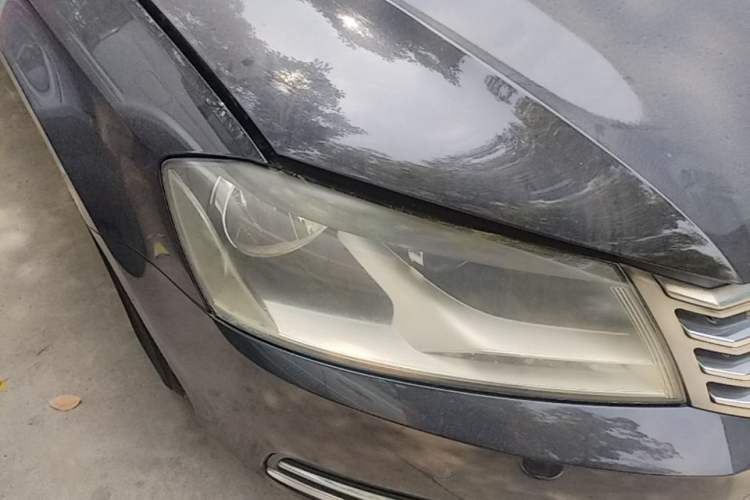 Used Volkswagen Magotan 2012 Revised Version 1.8TSI Leading Edition Right Front Headlight