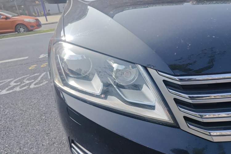 Used Volkswagen Magotan 2012 Facelift 1.8TSI Prestige Model Right Front Headlight
