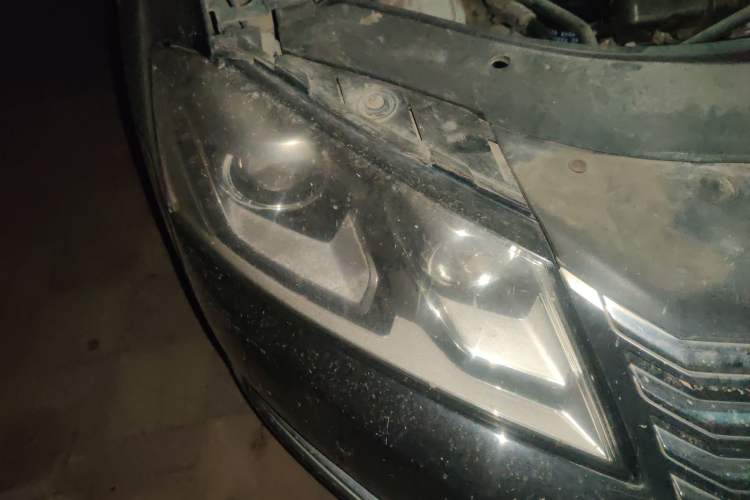 Used Volkswagen Magotan 2012 Facelift 1.8TSI Prestige Model Right Front Headlight