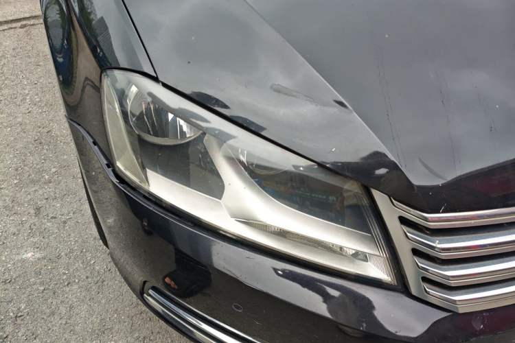 Used Volkswagen Magotan 2012 Revised Version 1.8TSI Leading Edition Right Front Headlight