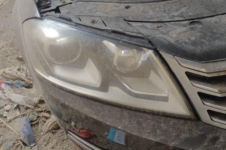 Used Volkswagen Magotan 2012 Revised 1.8TSI Luxury Version Right Front Headlight