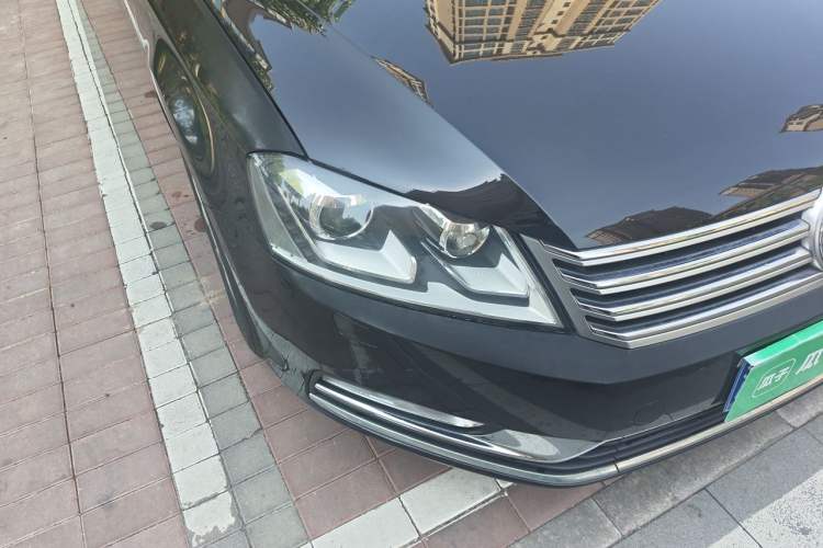 Used Volkswagen Magotan 2012 Revised Version 2.0 TSI Luxury Edition Right Front Headlight