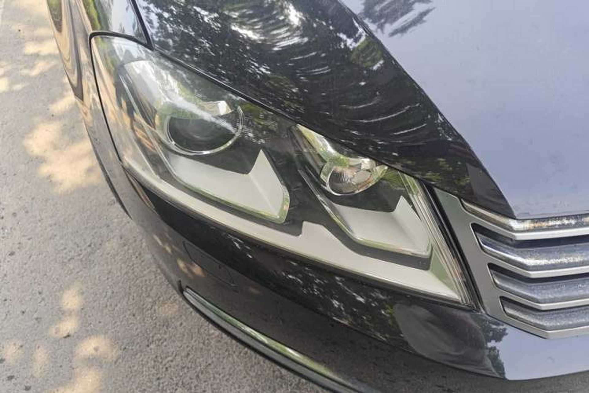 Used Volkswagen Magotan 2012 Facelift 2.0 TSI Prestige Model Right Front Headlight