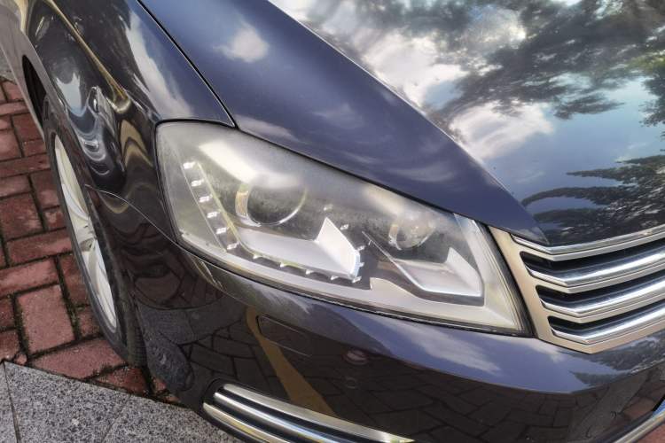 Used Volkswagen Magotan 2012 1.8TSI Luxury Model Right Front Headlight