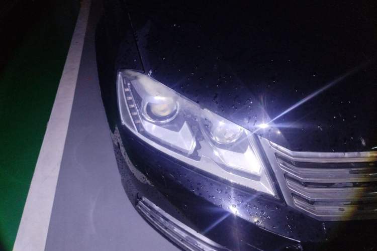 Used Volkswagen Magotan 2012 1.8TSI Prestige Model Right Front Headlight