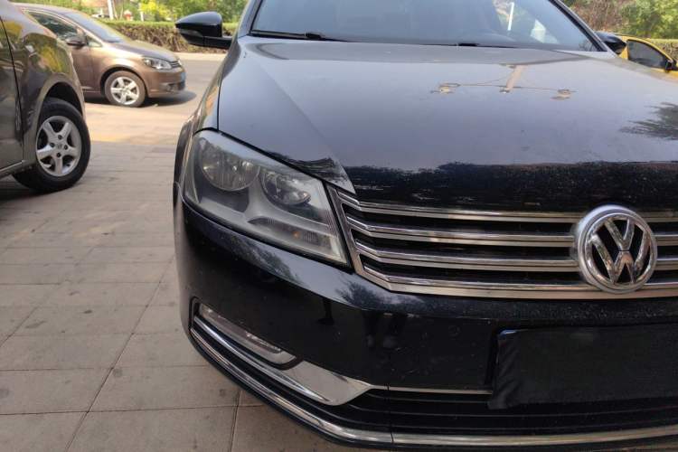 Used Volkswagen Magotan 2012 Revised Version 1.8TSI Leading Edition Right Front Headlight