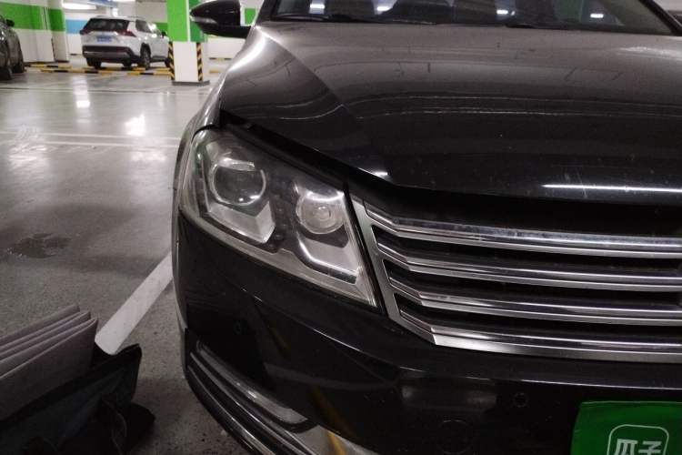Used Volkswagen Magotan 2012 Revised 1.8TSI Luxury Version Right Front Headlight