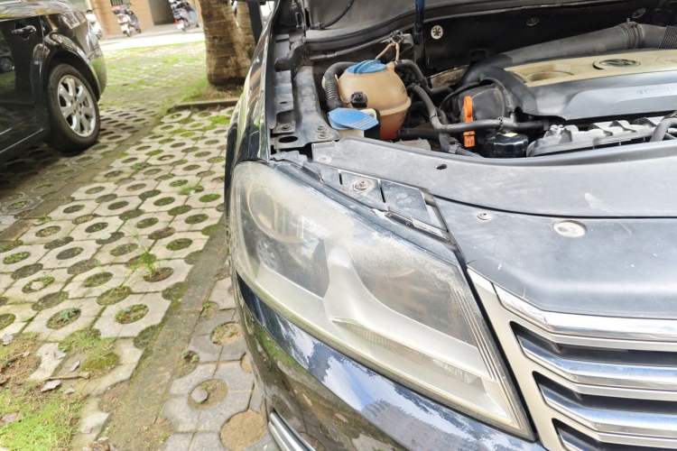 Used Volkswagen Magotan 2012 Revised Version 1.8TSI Leading Edition Right Front Headlight
