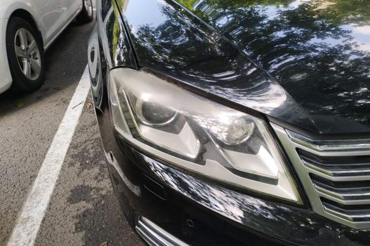 Used Volkswagen Magotan 2012 Revised Version 2.0 TSI Supreme Edition Right Front Headlight
