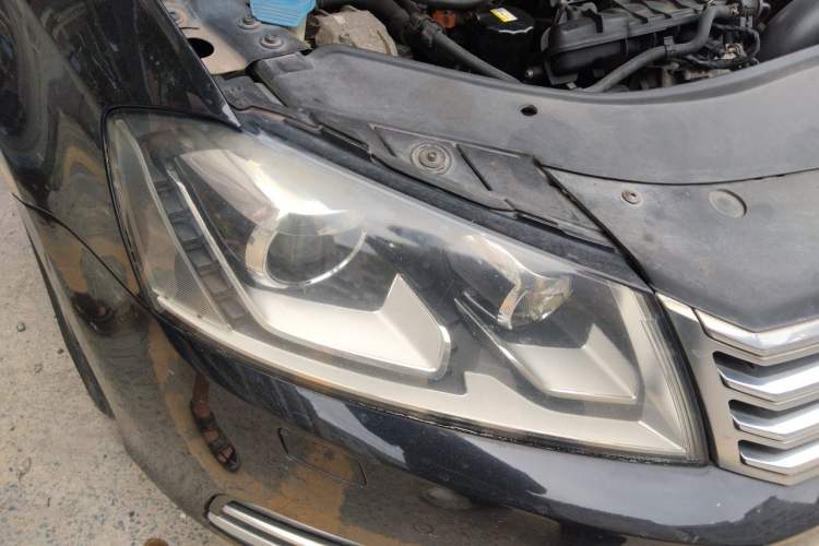 Used Volkswagen Magotan 2012 1.8TSI Luxury Model Right Front Headlight