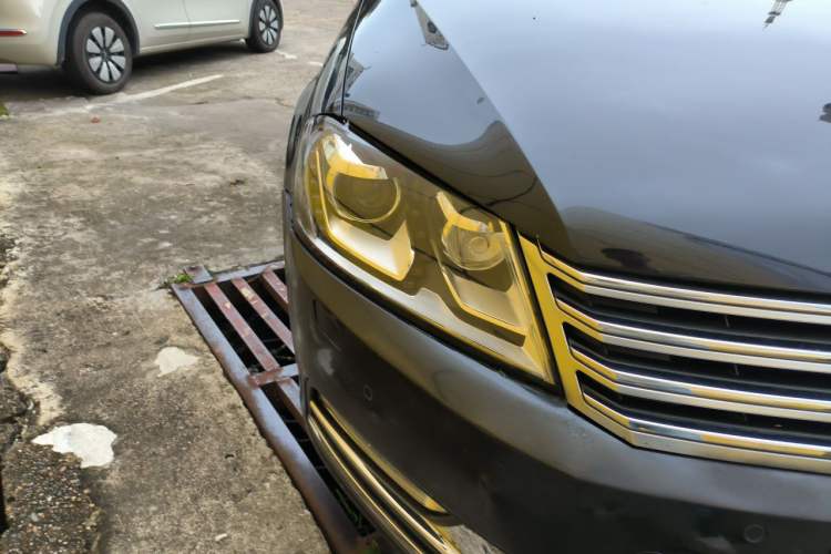 Used Volkswagen Magotan 2012 1.8TSI Prestige Model Right Front Headlight