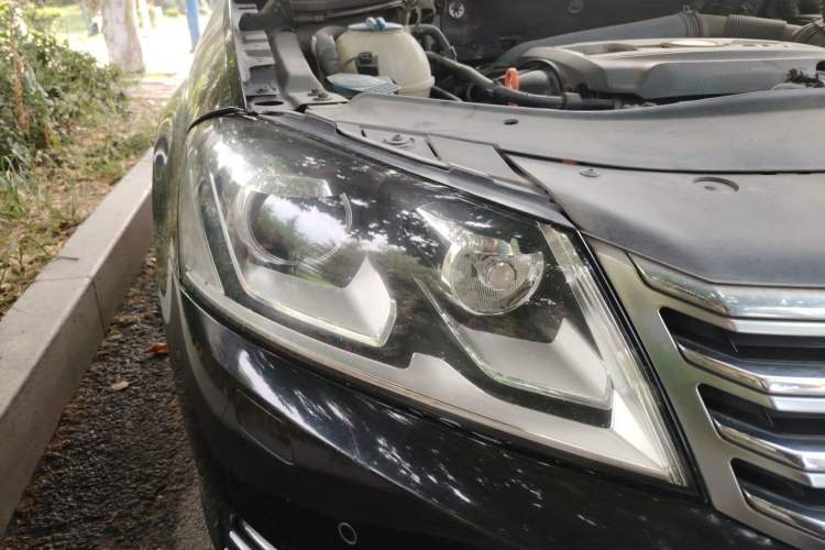 Used Volkswagen Magotan 2012 1.8TSI Luxury Model Right Front Headlight