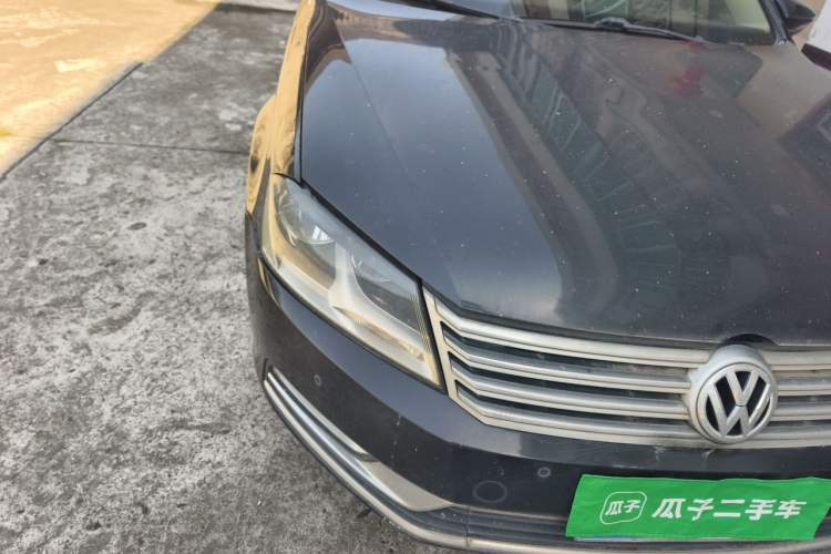 Used Volkswagen Magotan 2012 Revised Version 1.8TSI Leading Edition Right Front Headlight