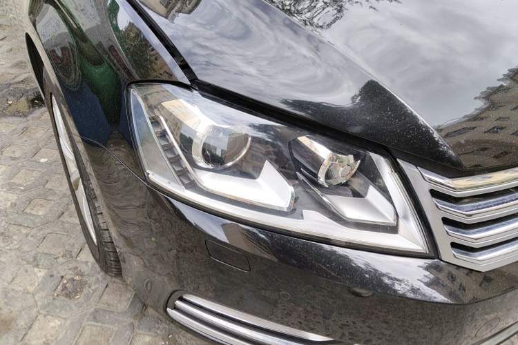 Used Volkswagen Magotan 2012 1.8TSI Luxury Model Right Front Headlight