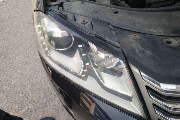 Used Volkswagen Magotan 2012 Revised 1.8TSI Luxury Version Right Front Headlight