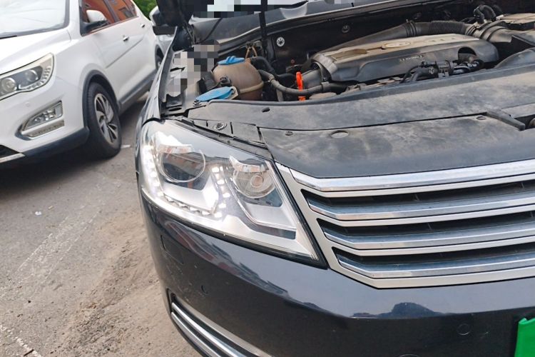 Used Volkswagen Magotan 2012 1.8TSI Luxury Model Right Front Headlight