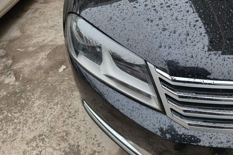 Used Volkswagen Magotan 2012 Revised Version 1.8TSI Leading Edition Right Front Headlight