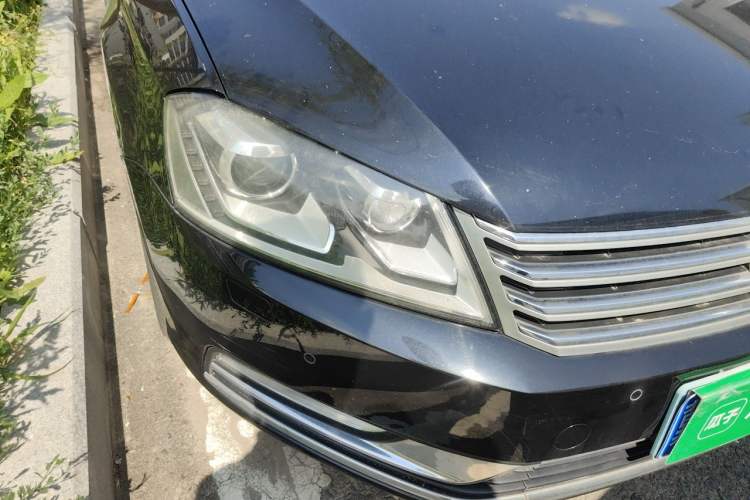 Used Volkswagen Magotan 2012 Revised 1.8TSI Luxury Version Right Front Headlight