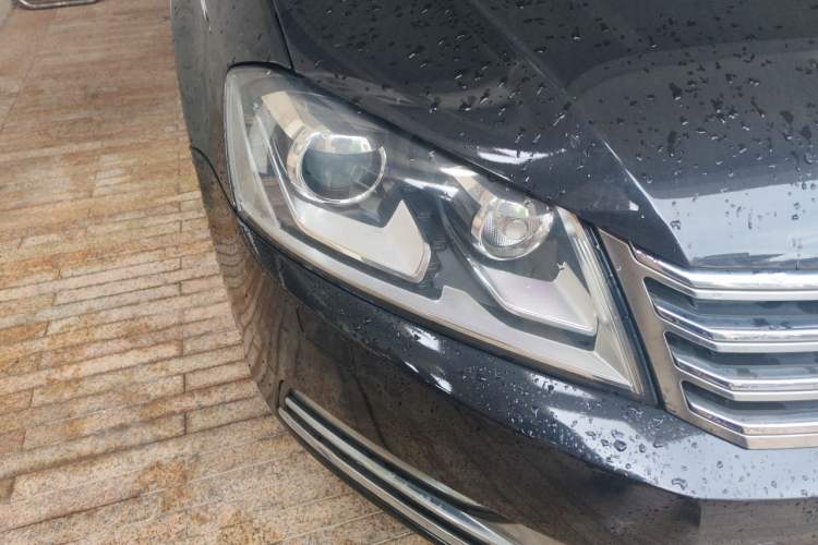 Used Volkswagen Magotan 2012 Revised 1.8TSI Luxury Version Right Front Headlight