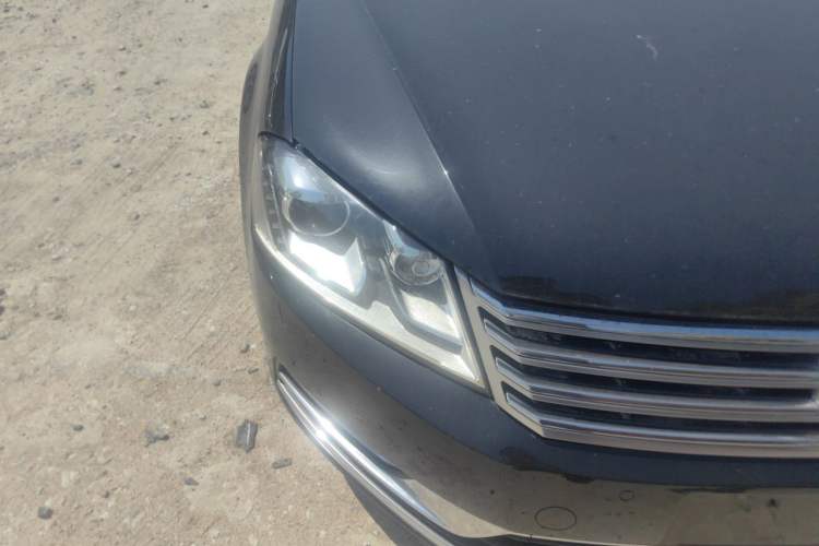 Used Volkswagen Magotan 2012 Facelift 2.0 TSI Prestige Model Right Front Headlight