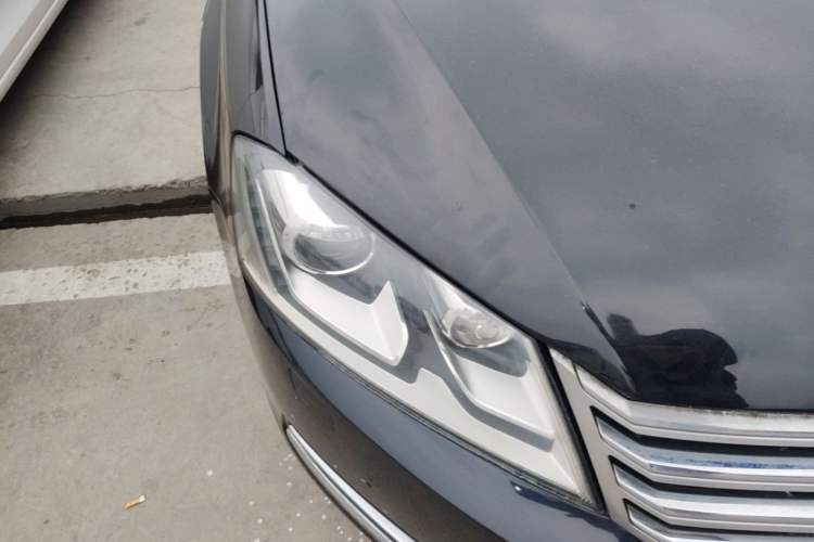 Used Volkswagen Magotan  Right Front Headlight
