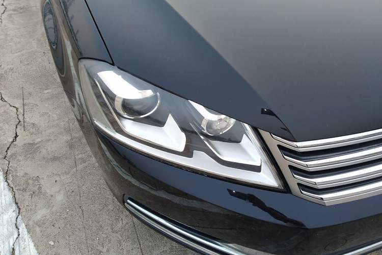 Used Volkswagen Magotan 2012 Revised 1.8TSI Luxury Version Right Front Headlight