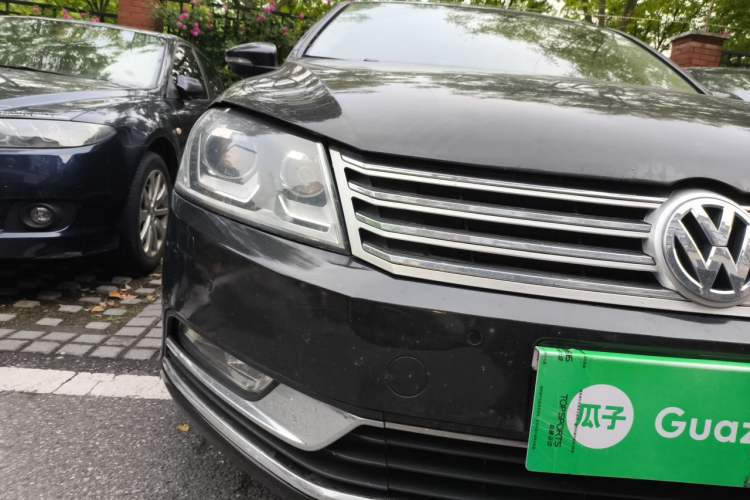 Used Volkswagen Magotan 2012 Revised 1.8TSI Luxury Version Right Front Headlight