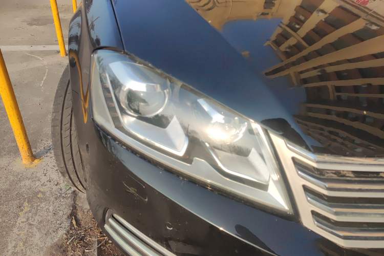 Used Volkswagen Magotan 2012 2.0 TSI Ultimate Edition Right Front Headlight