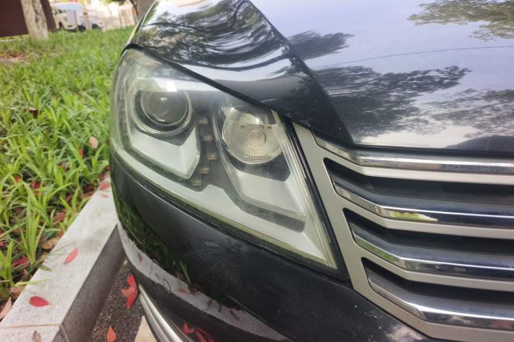 Used Volkswagen Magotan 2012 Revised 1.8TSI Luxury Version Right Front Headlight