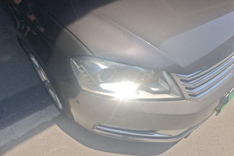 Used Volkswagen Magotan 2012 2.0 TSI Ultimate Edition Right Front Headlight