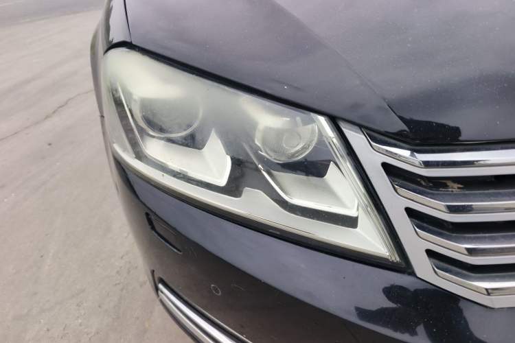 Used Volkswagen Magotan 2012 Facelift 1.8TSI Prestige Model Right Front Headlight