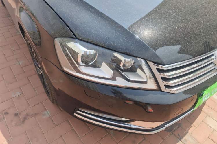 Used Volkswagen Magotan 2012 Revised 1.8TSI Luxury Version Right Front Headlight