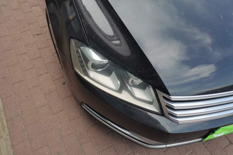 Used Volkswagen Magotan 2012 Revised Version 2.0 TSI Luxury Edition Right Front Headlight