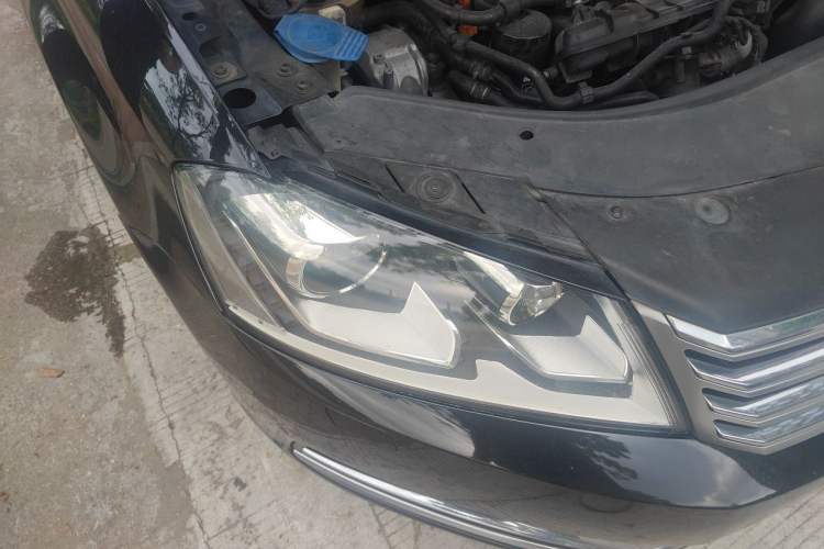 Used Volkswagen Magotan 2012 Revised 1.8TSI Luxury Version Right Front Headlight