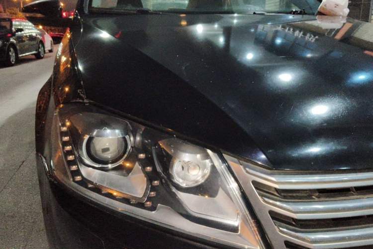Used Volkswagen Magotan 2012 Facelift 1.8TSI Prestige Model Right Front Headlight