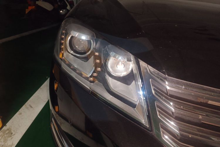 Used Volkswagen Magotan 2012 1.8TSI Prestige Model Right Front Headlight